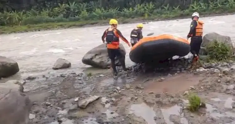 Warga Palembang Hanyut di Sungai Serayu Saat Bermain Bersama Rekan