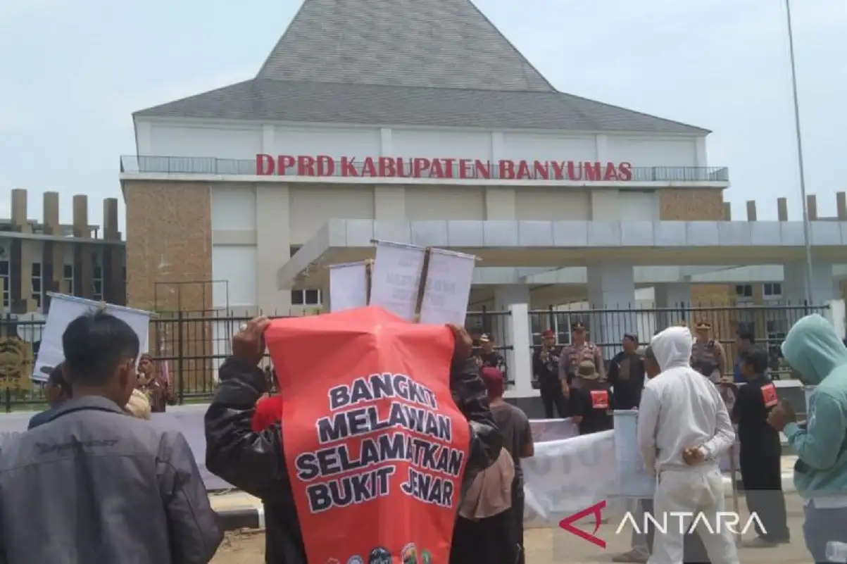 Warga Baseh Desak DPRD Banyumas Tutup Permanen Tambang PT DBA di Bukit Jenar